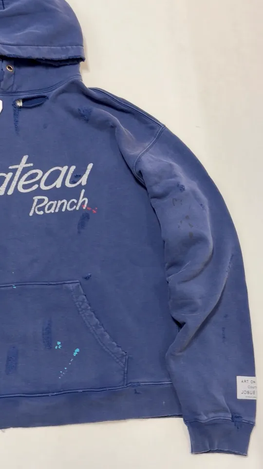 GALLERY DEPT. CHATEAU RANCH HOODIE/NAVY Horseshoe Winery Splash Ink Destroyed Hoodie Washed Blue S-XL Assute Reactive Dyes Ready-made Clothes Fade Process Post-Fry Color Processing Super Heavy and Cumbersome Too Many Cuts and Hanging Wormhole Destruction Process➕Hand-Splashed Ink Very Time-consuming and Labor-intensive Correct Version Original Main Mark➕Large Main Mark➕Yellow Wash Mark The original BOXY short and wide version has not been changed at all. God-cut. Authentic level printing process. Post-washing treatment to show natural aging effect.
